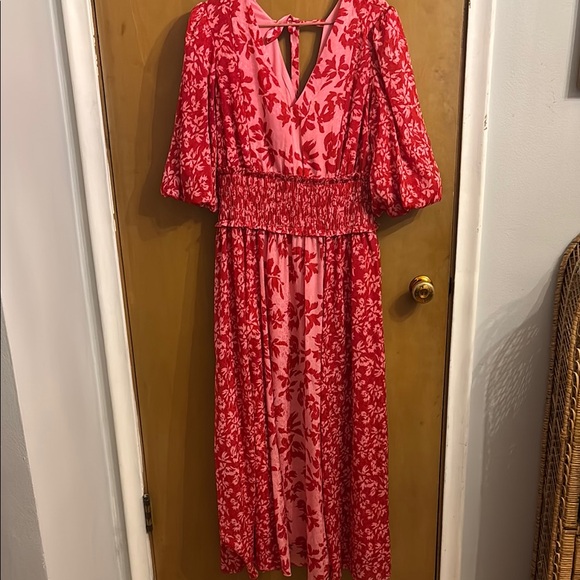 Taylor Dresses & Skirts - Floral pink and red dress